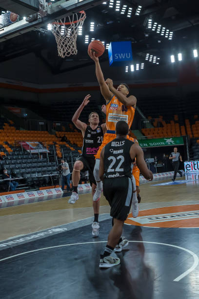 和严格的选 和严格的选