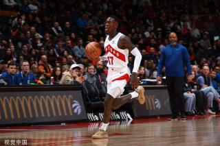 对时尚充满 对时尚充满